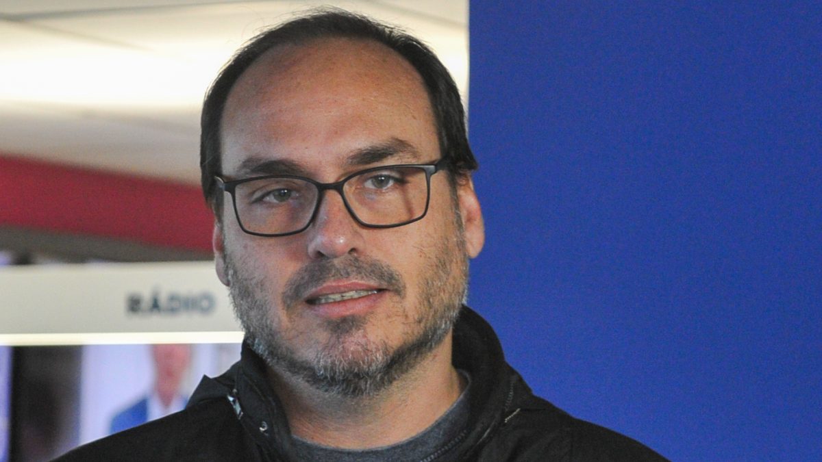 'Movimento calculado': Carlos Bolsonaro publica indireta nas redes