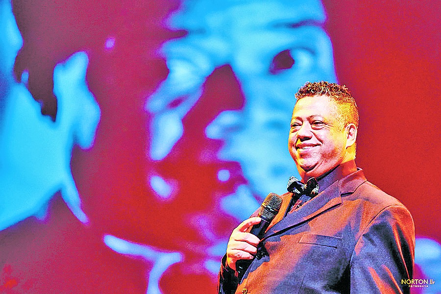 Giovane Pacheco ressalta a fé, o trabalho e a paixão pela música