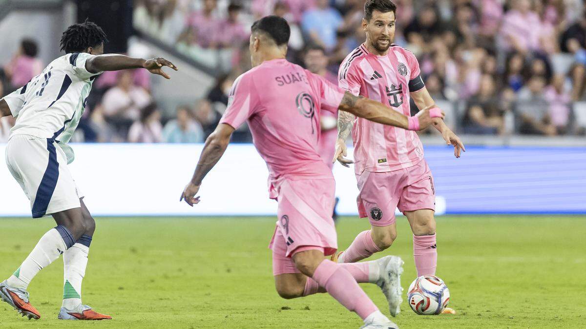 Messi e Suárez em partida do Inter Miami contra o New England, na última rodada da MLS