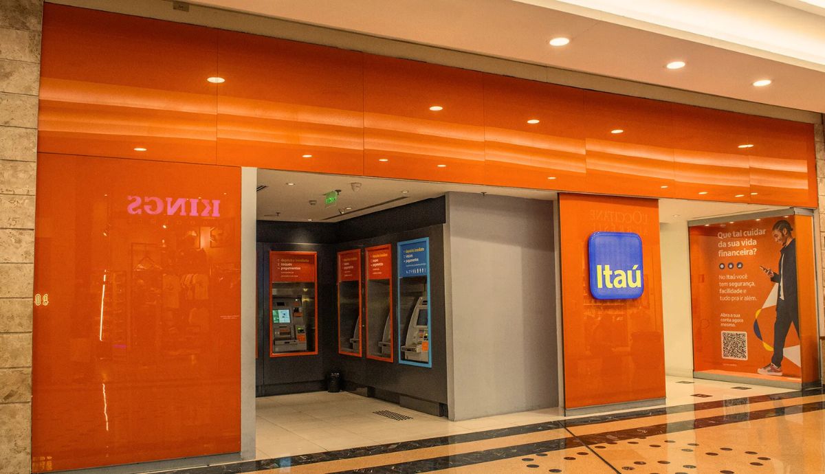 fachada do local onde houve o fim de serviço do itaú