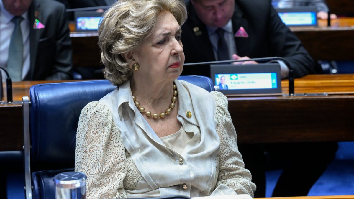 Projeto de Augusta Brito sobre equidade de gênero em bibliotecas escolares avança