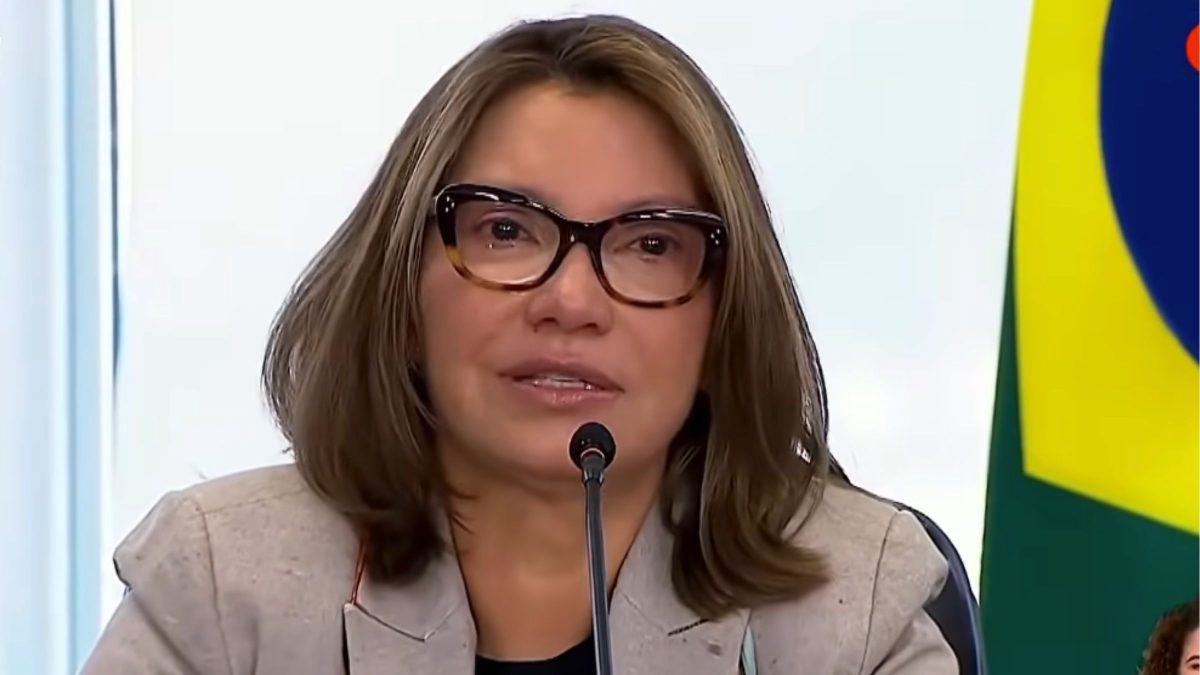 Janja chora ao lembrar da morte da mãe por Covid e se revolta: 'até quando vamos ver