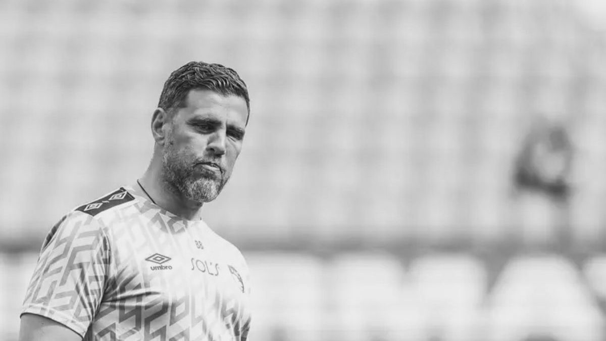 Tricampeão com o Lyon morre aos 43 anos após mal súbito enquanto dirigia na França