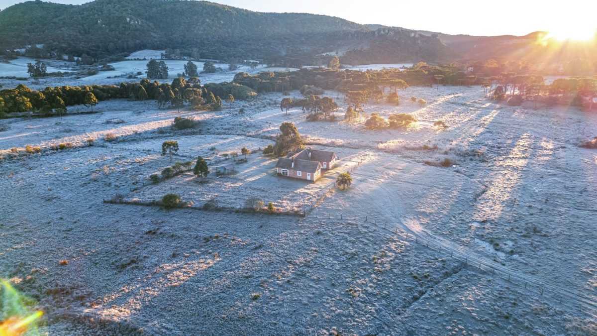 Serra de SC entra em alerta com frio extremo e chance de temperatura abaixo de 0°C