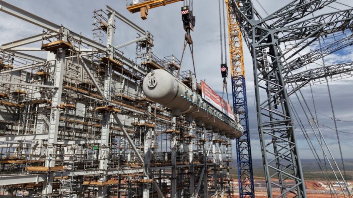 Gigante da celulose ergue 'coração' de megafábrica que vai gerar 20 mil empregos no Brasil