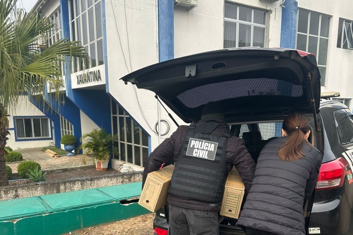Operação contra suspeita de fraude e direcionamento de licitações cumpre 23 mandados em SC