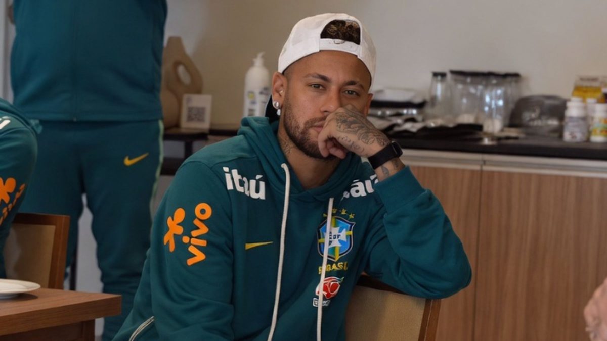 Cabisbaixo? Neymar aparece em treino da Seleção após registro que deixou torcedores