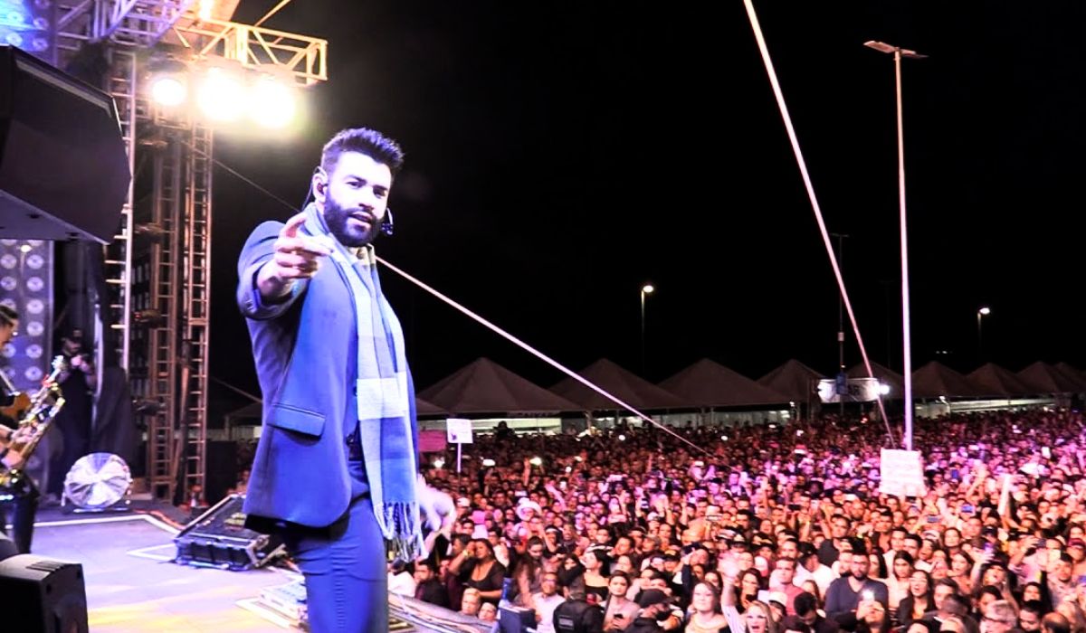 ‘Nada de alô’: Justiça proíbe artistas de ‘mandar abraços’ para prefeitos em shows públicos