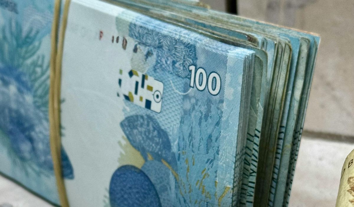 Propostas em análise na Câmara proíbem que convenções coletivas fixem valores inferiores ao piso nacional de cada categoriaFoto: Canva/Reprodução