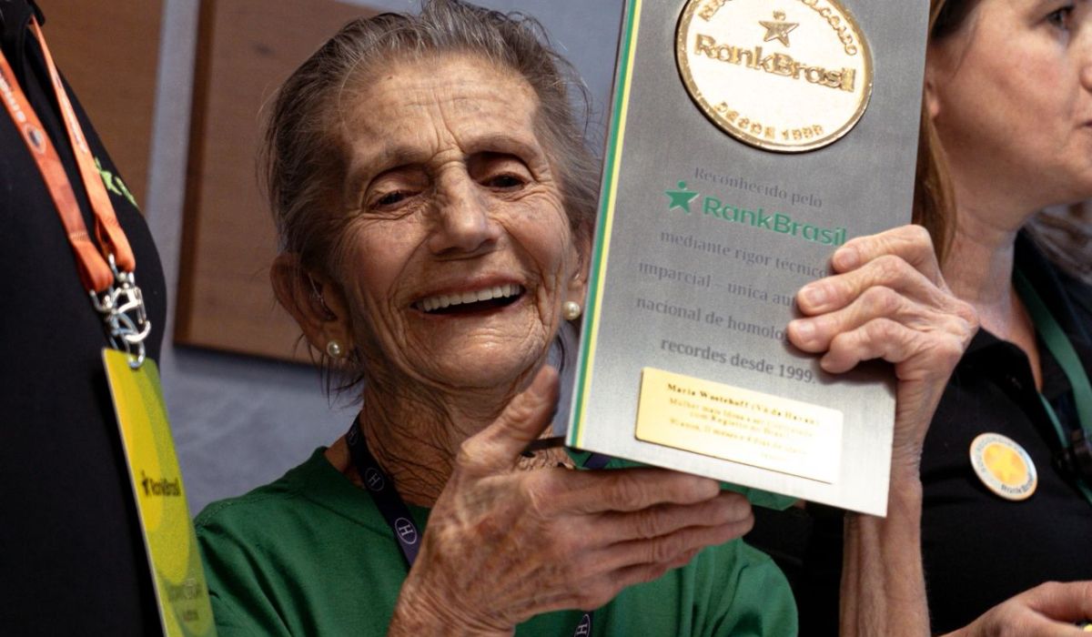 Quem é a CLT mais velha do Brasil: idosa de 92 anos bate recorde com carteira assinada