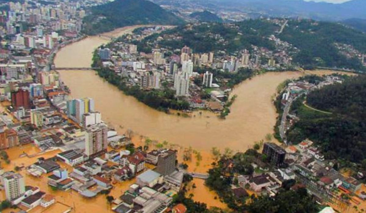 Enchente em Blumenau. O El Niño pode causar enchentes, cheias e deslizamento de terras com o aumento no volume de chuvas no Sul do Brasil