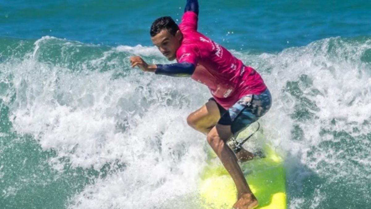 Delegação de Parasurf chega em Florianópolis com medalhas no pescoço