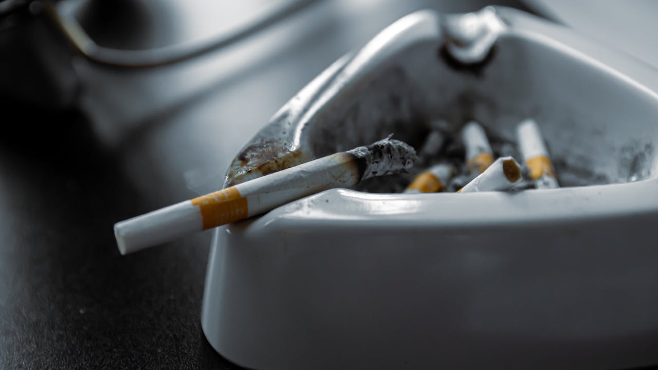 Mais de 160 mil brasileiros morreram em 2020 devido ao tabagismo; parar de fumar, para quem sofre com o tabagismo, é uma medida essencial para manter os cuidados com o corpo em diaFoto: Sogi/Pexels/ND Mais