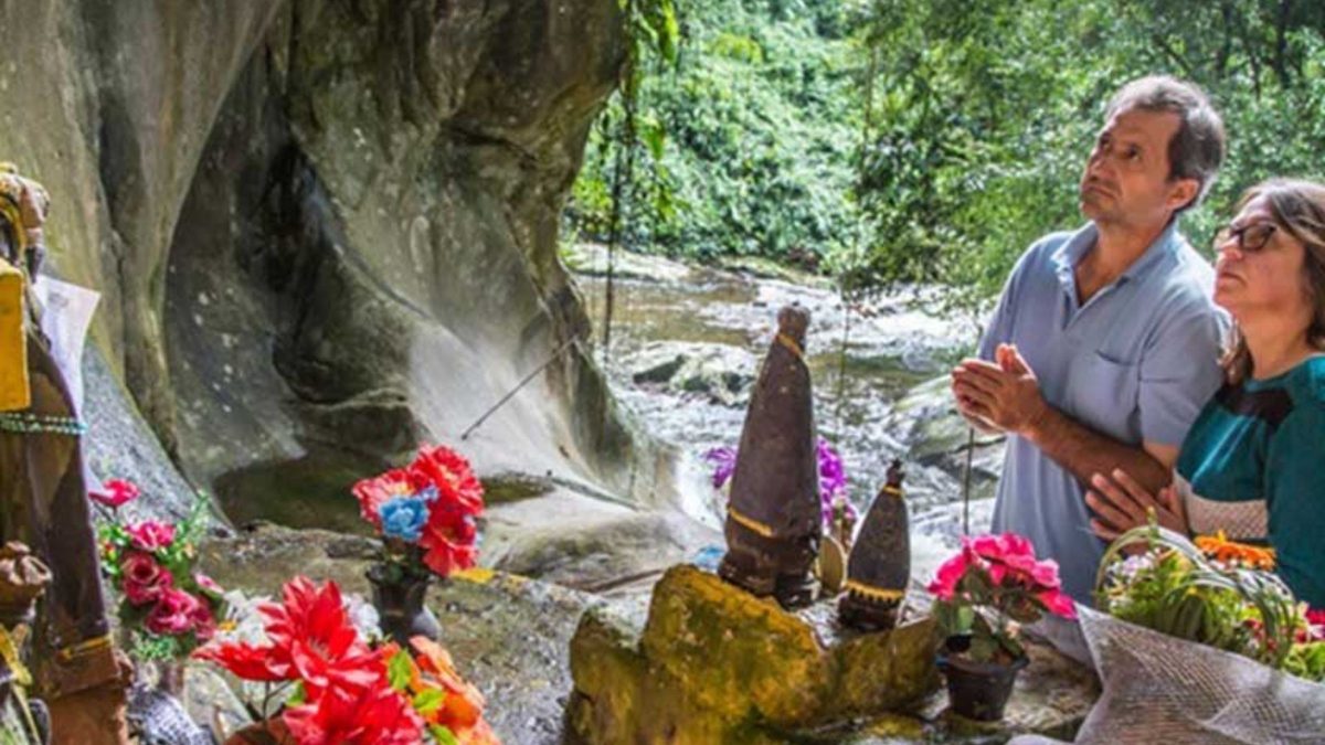 Gruta ‘milagrosa’ onde Jesus e Maria teriam aparecido há 100 anos encanta fiéis em SC