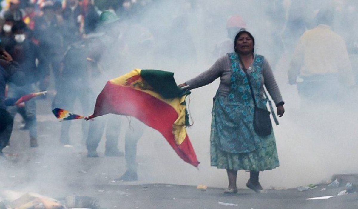 VÍDEO: Onda de protestos eleva tensão política e EUA vê tentativa de golpe de Estado na Bolívia