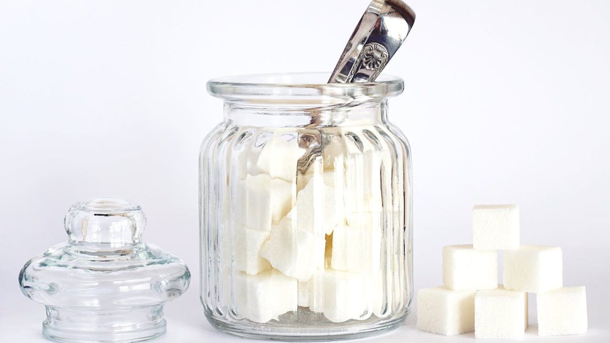Açúcar refinado, demerara, adoçante ou mel? Qual o melhor para cada receita