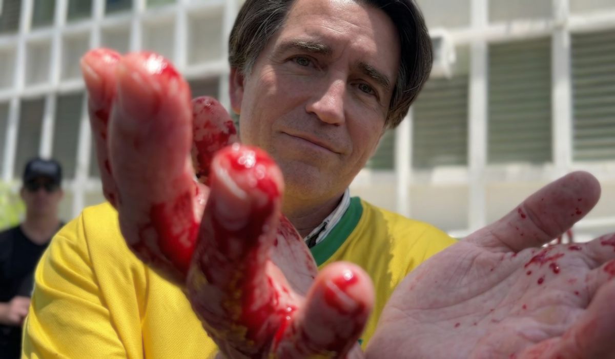 ‘Pílulas mágicas’ e ‘herói’: roteiro de Dark Horse vaza e mostra Bolsonaro como ‘ressuscitado’