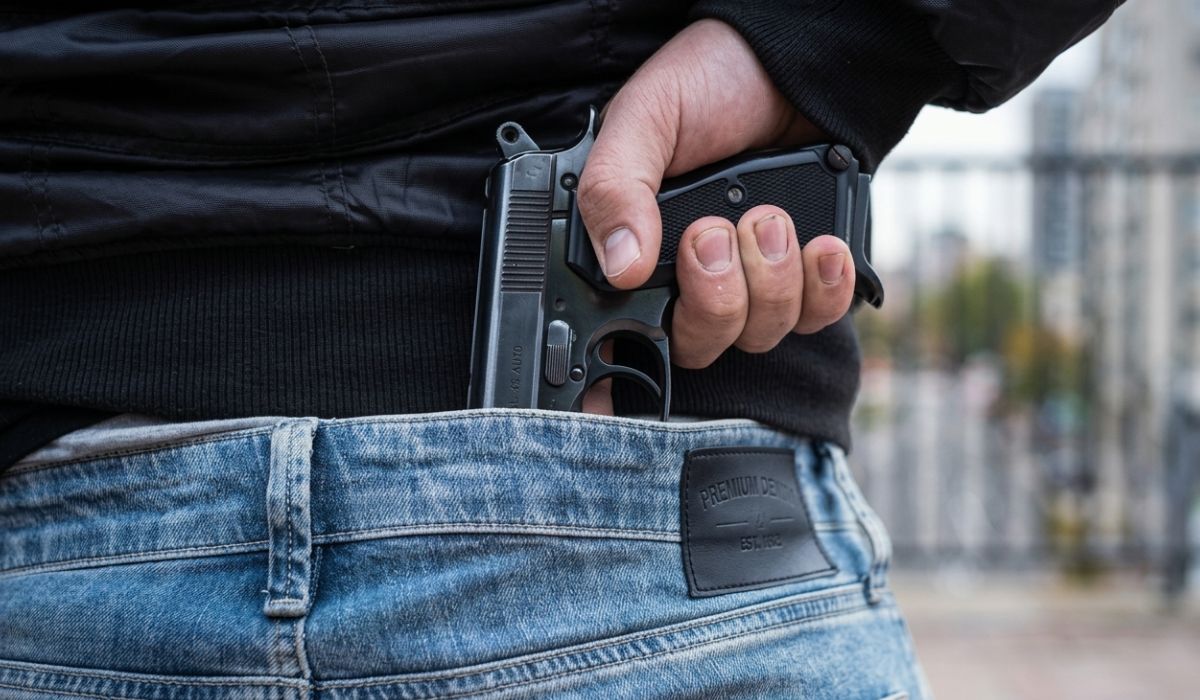 Brasileiros poderão sacar o FGTS para comprar armas após nova proposta de lei