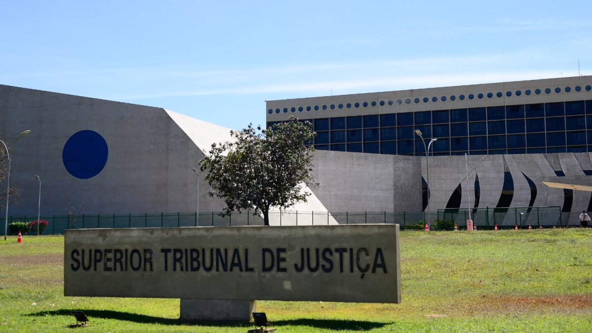 STJ manda soltar advogada presa por suspeita de vazar informações sigilosas