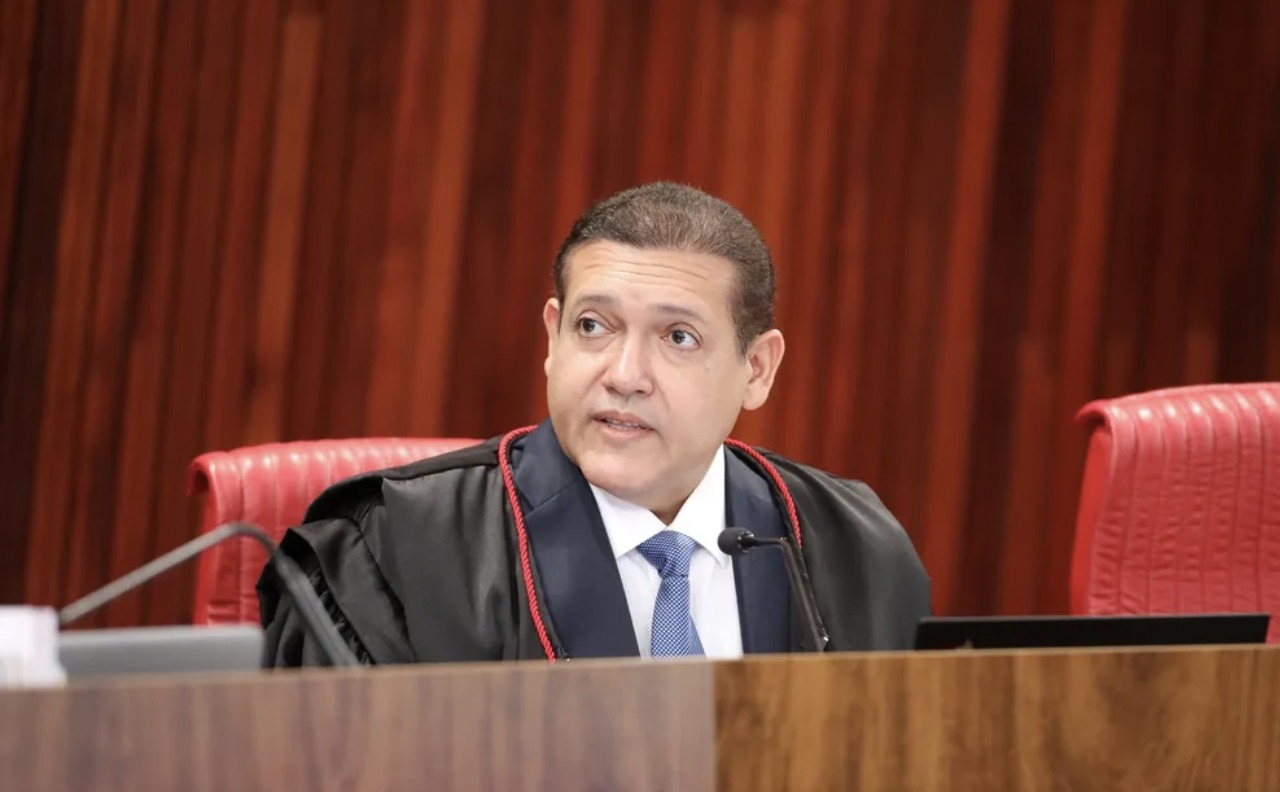 Nunes Marques assume presidência do TSE e comandará eleições de 2026