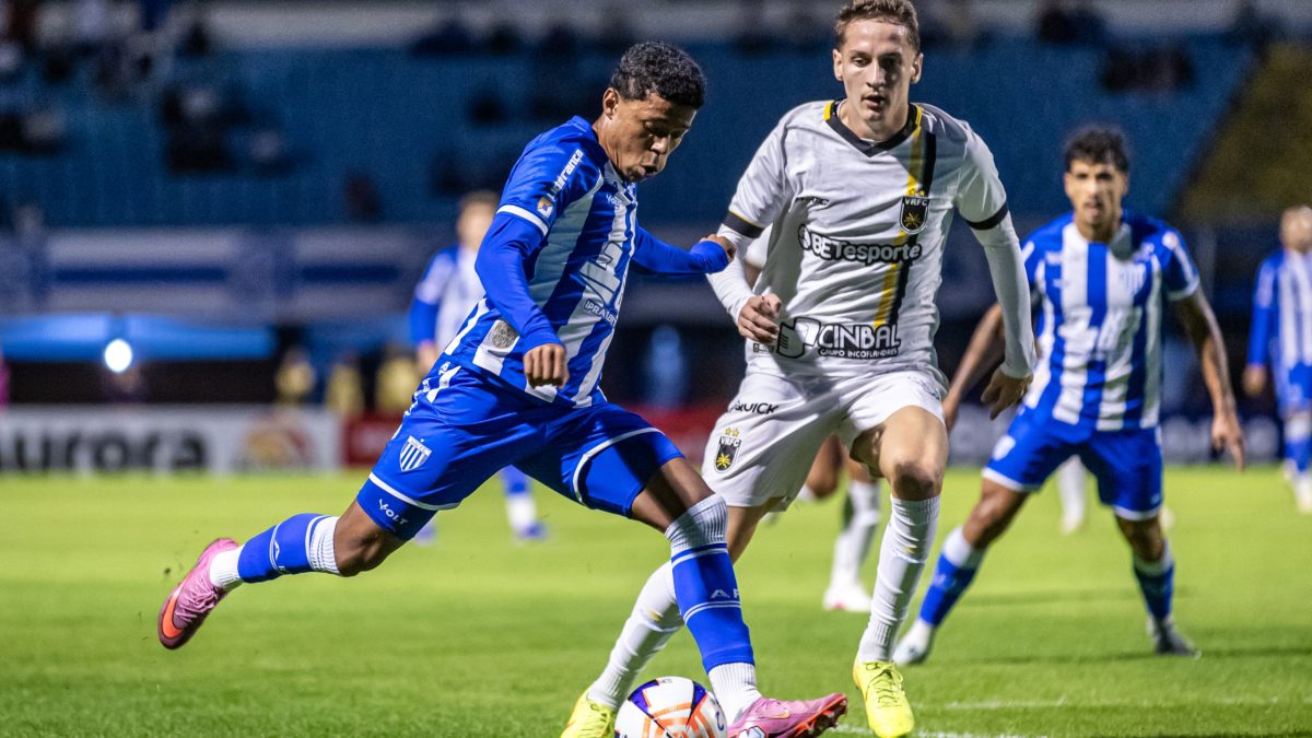 Avaí passa fácil pelo Volta Redonda e pega a Chapecoense na final da Copa Sul-Sudeste