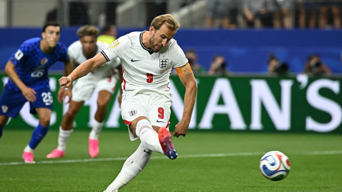 Artilheiro inglês Harry Kane chega ao quinto gol de pênalti e quebra recorde em Copas