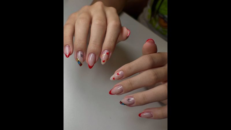 Francesinha romântica com detalhes artesanais - @marinamachadonails/Instagram