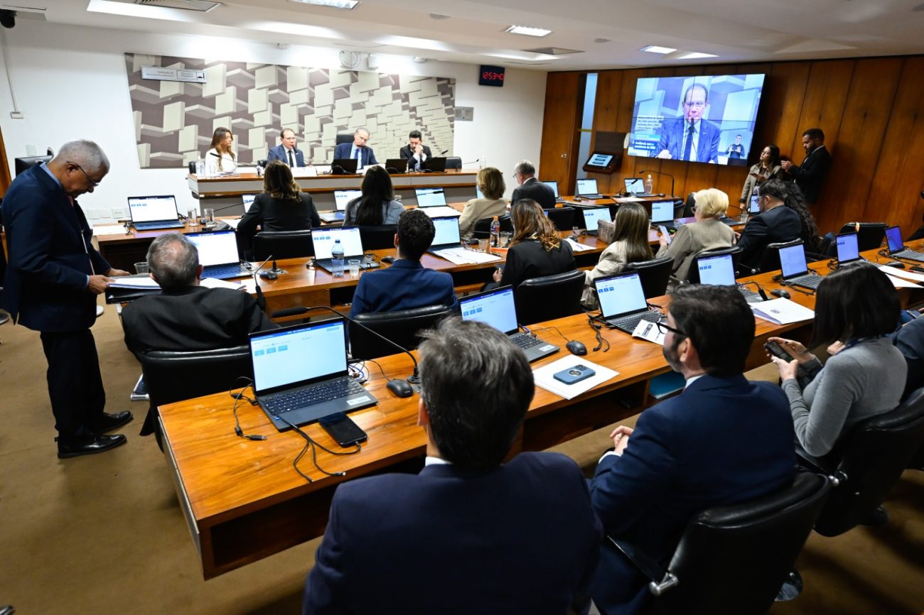CAE recebe o presidente do BRB
