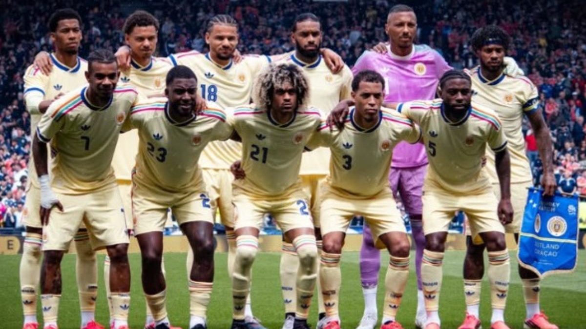 Camisa de Curaçao vira febre na Copa, mas pode nem entrar em campo; entenda