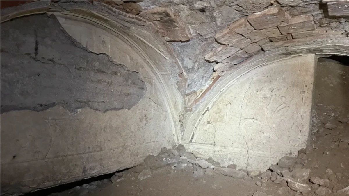 Escola escondia segredo de quase 2 mil anos sob o piso do ginásio em Roma