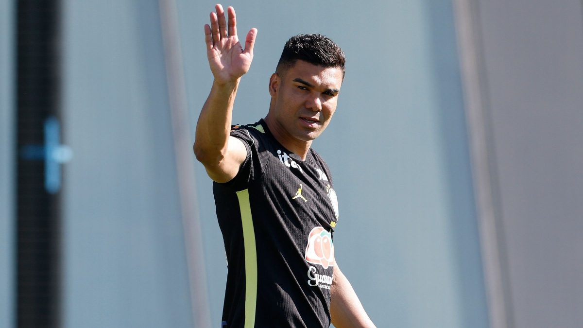 Casemiro chega forte em outro jogador após carrinho em Endrick e causa revolta: ‘Quero ver’