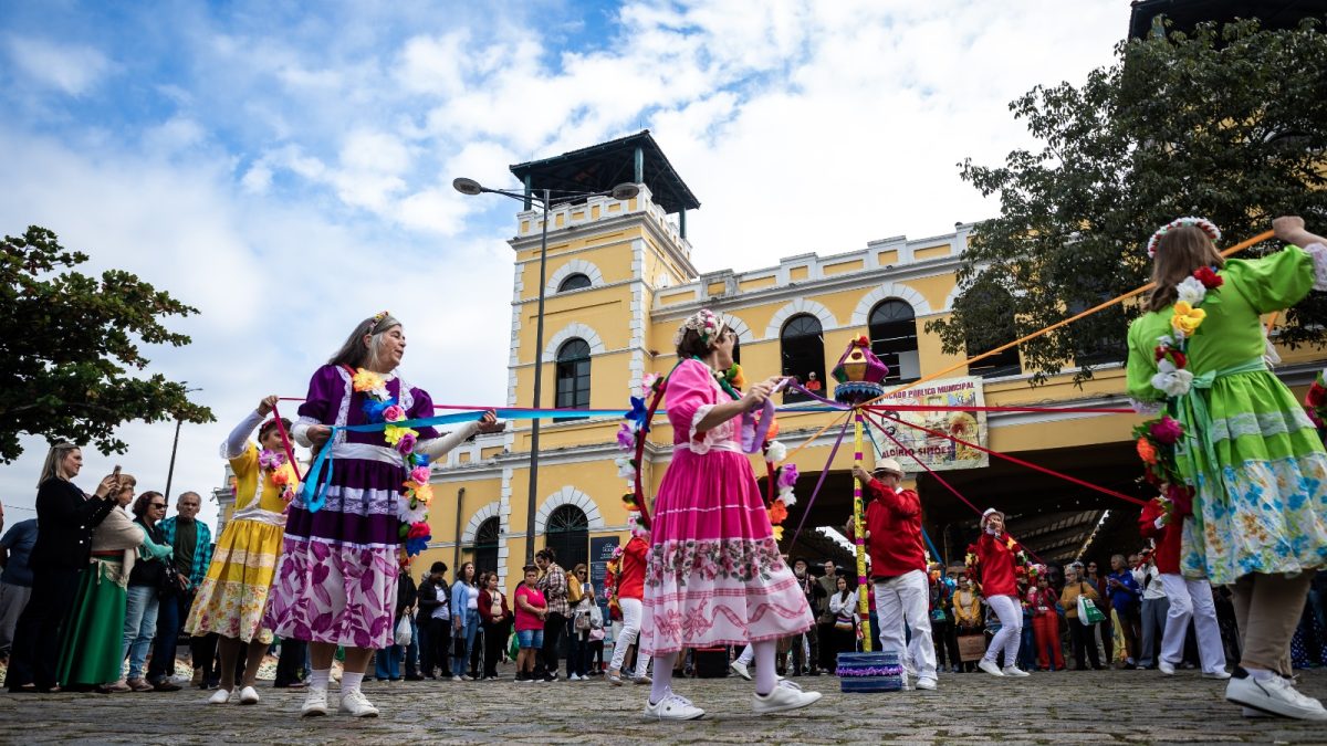 Dia do Manezinho é celebrado com programação cultural gratuita em Florianópolis