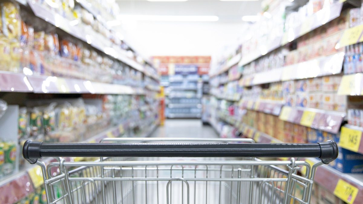O estado onde supermercados fecham às 11h aos domingos sob multa de até R$ 50 mil