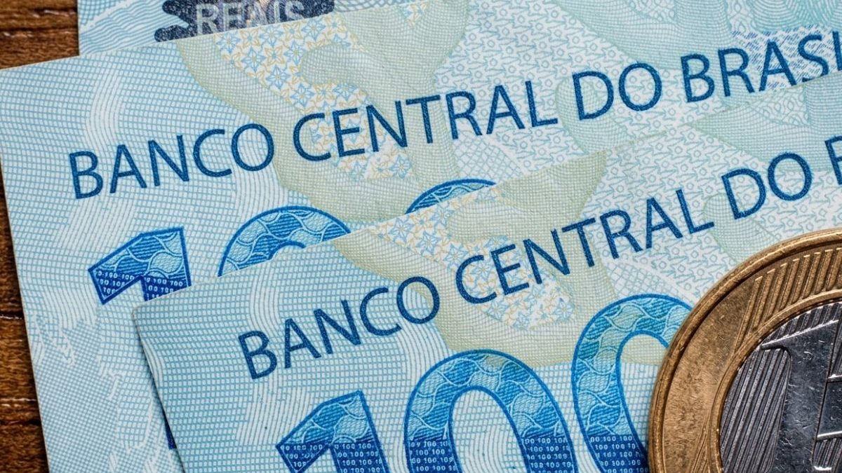 TSE divide R$ 4,9 bilhões do fundo eleitoral: veja quanto PL, PT e outros partidos vão