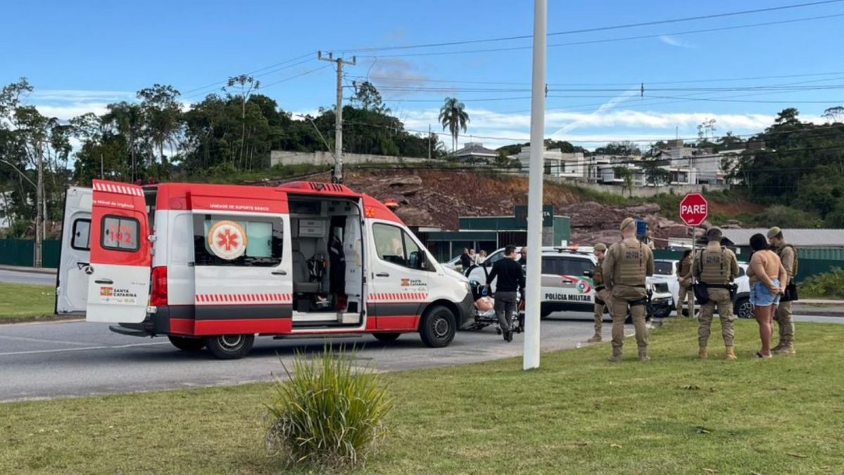 Homem é baleado por motociclista em Blumenau