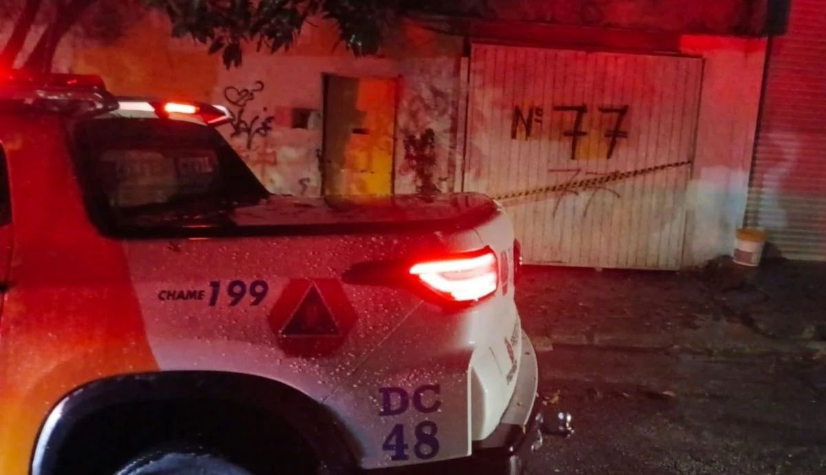 Homem morre soterrado e outras duas pessoas ficam feridas em queda de ...