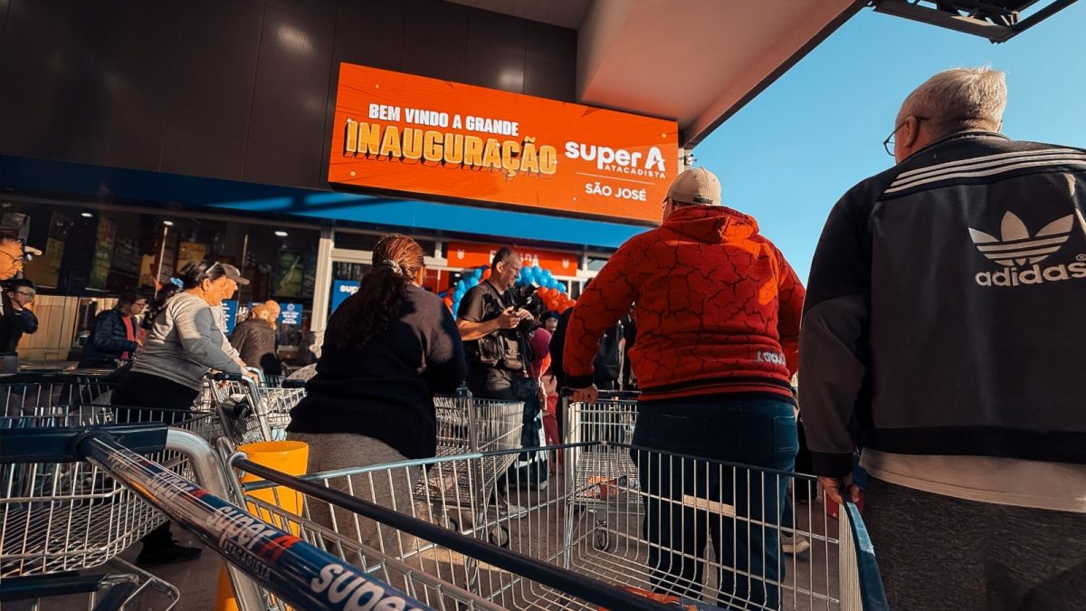 Nova megaloja abre na Grande Florianópolis com 165 empregos e estrutura de mais de 4 mil m²