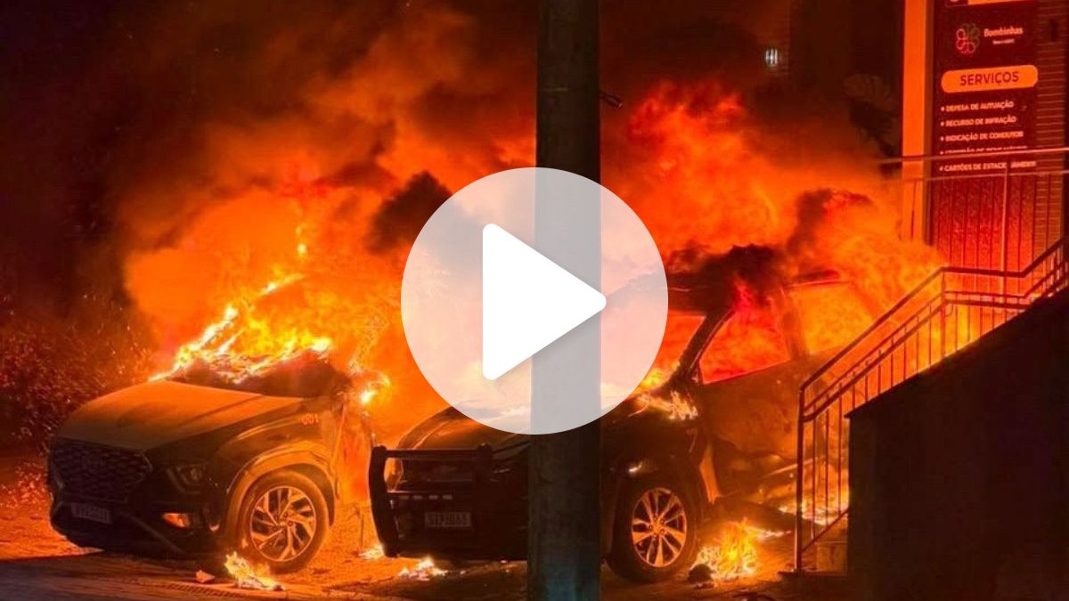 Duas viaturas ficam destruídas em incêndio criminoso em SC: “Lamentamos profundamente”