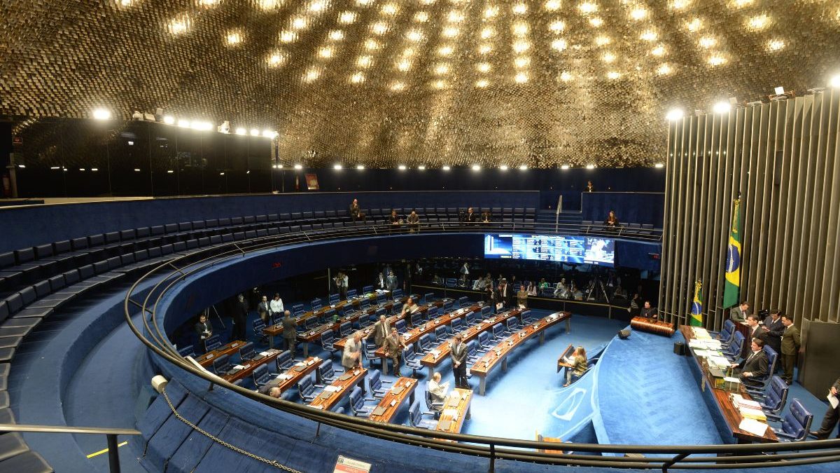 Fim da escala 6x1: nova emenda no Senado abre brecha para jornada 4x3 em algumas