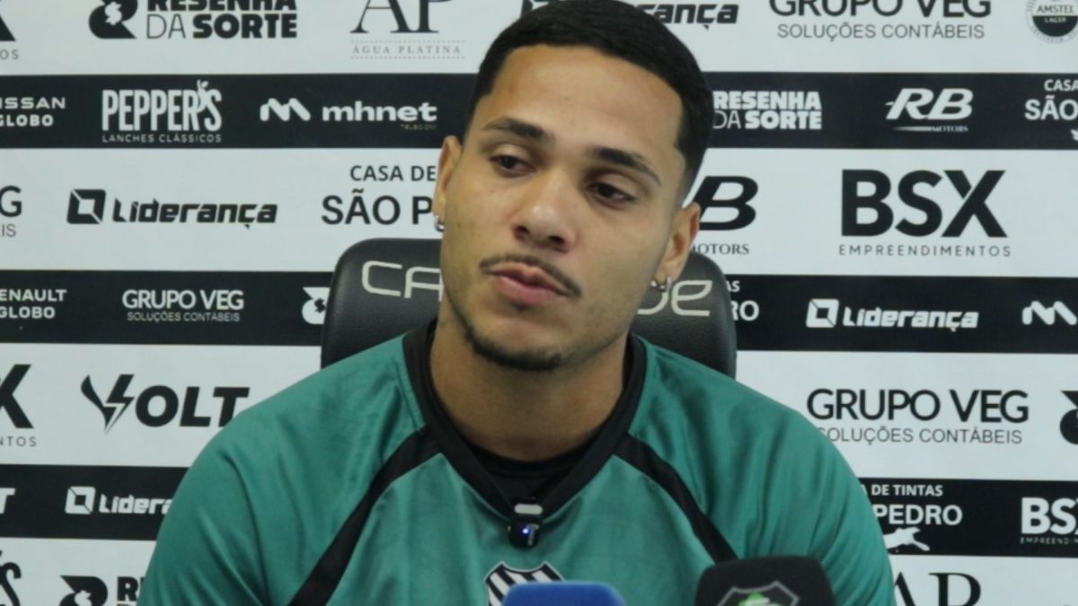 Artilheiro do Figueirense revela que quase parou de jogar futebol e cita importância da torcida