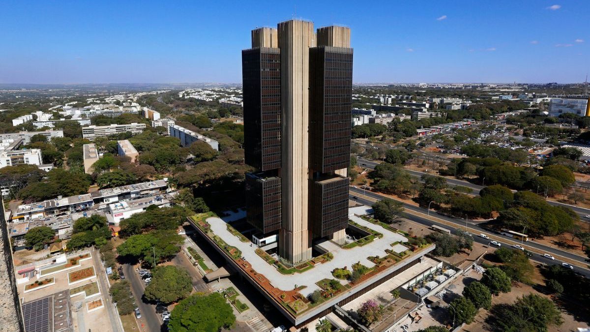Fed e Copom decidem juros nesta super quarta: Analista vê cortes no Brasil e pausa nos EUA