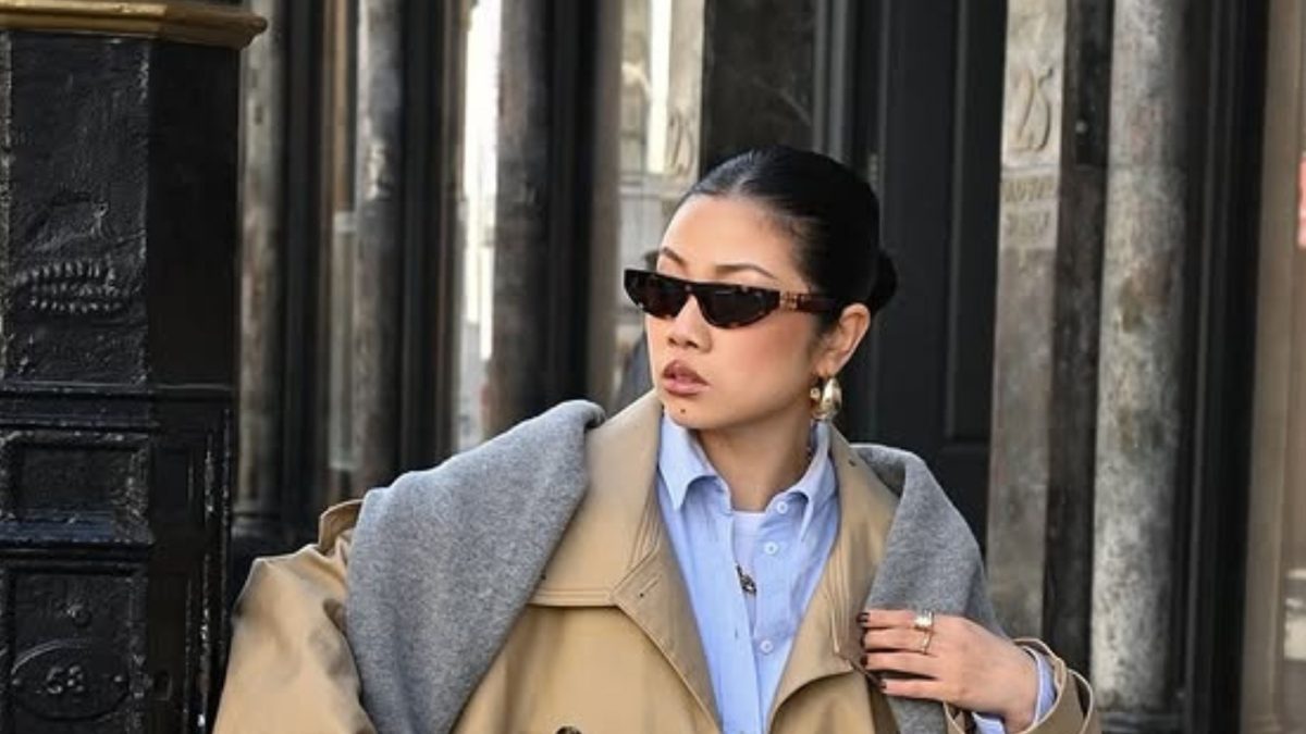 O casaco curto que está substituindo os trench coats tradicionais e te mantém mais