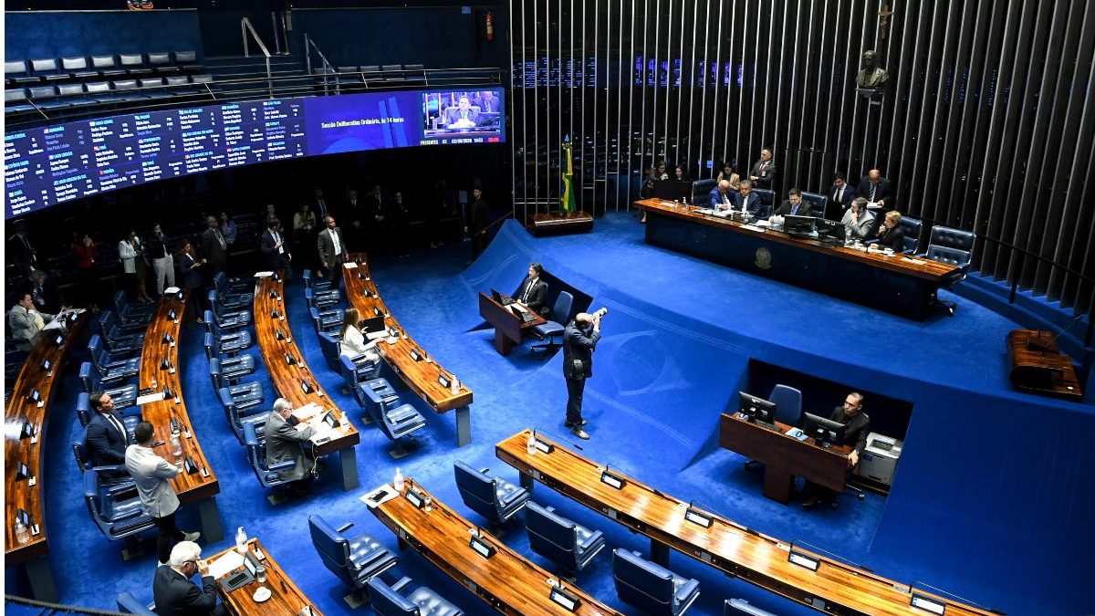 PEC do fim da escala 6x1 terá semana decisiva no Senado; veja o que está em jogo