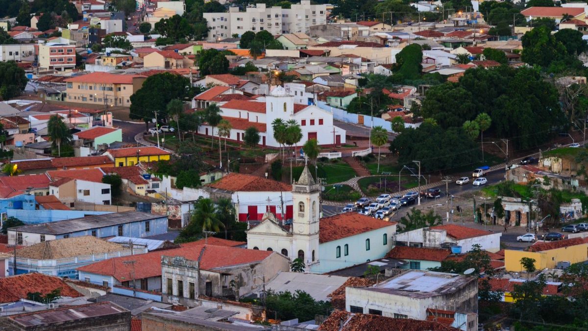 Abstenções e votos nulos em Mato Grosso impõem desafios para as eleições de 2026