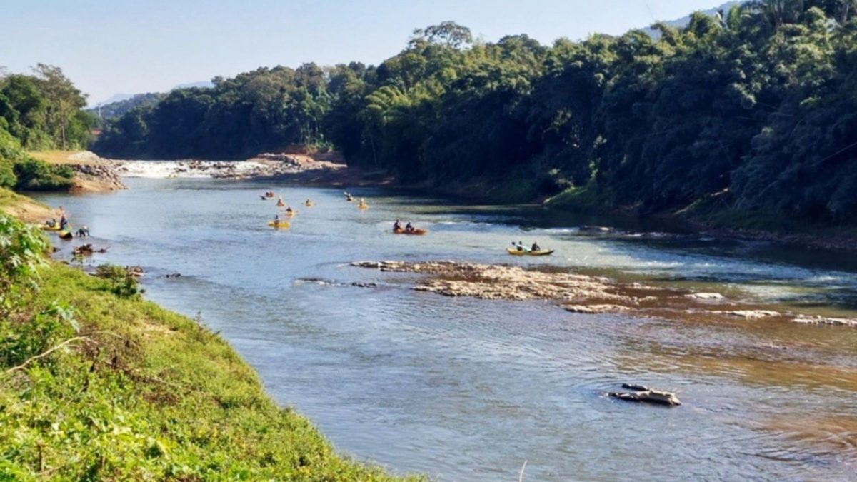 Rio que corta o Norte de SC recebe força-tarefa após retirada de quase meia tonelada