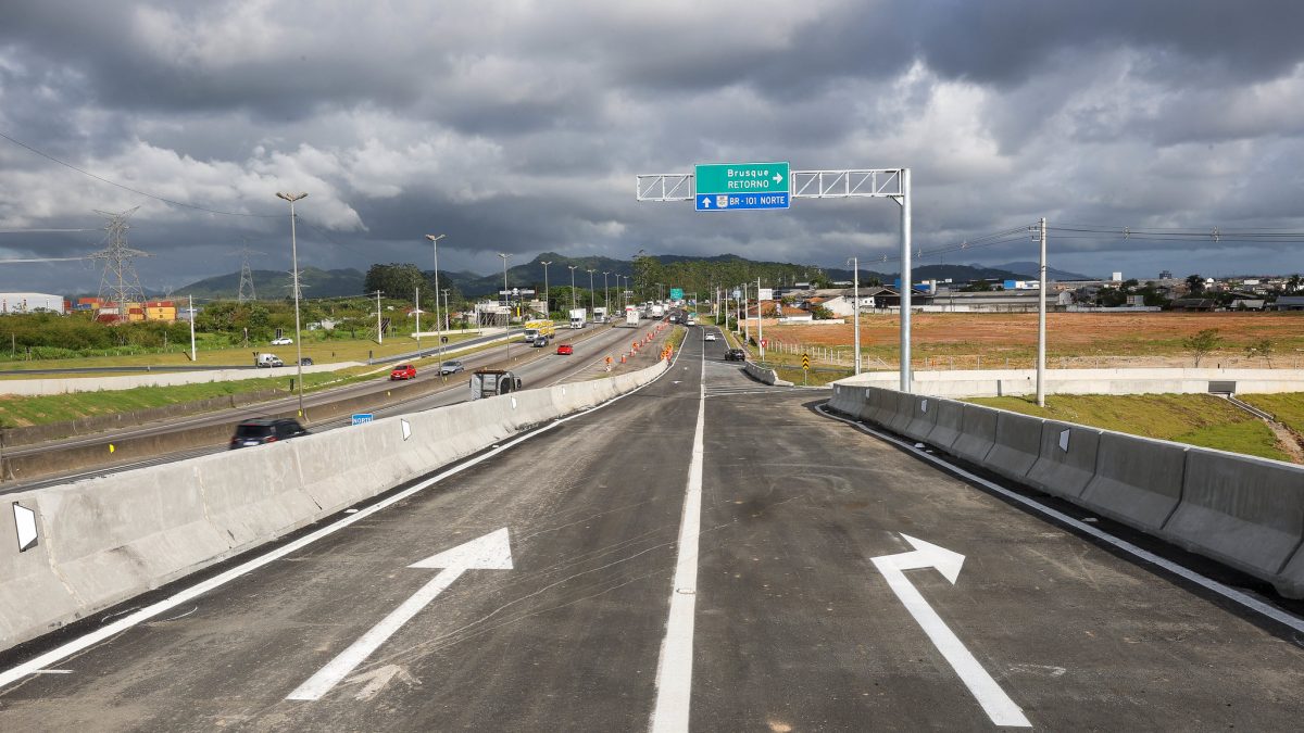 Investimento em rodovia entre cidades de SC permitiu aumento da velocidade de 80 para 100