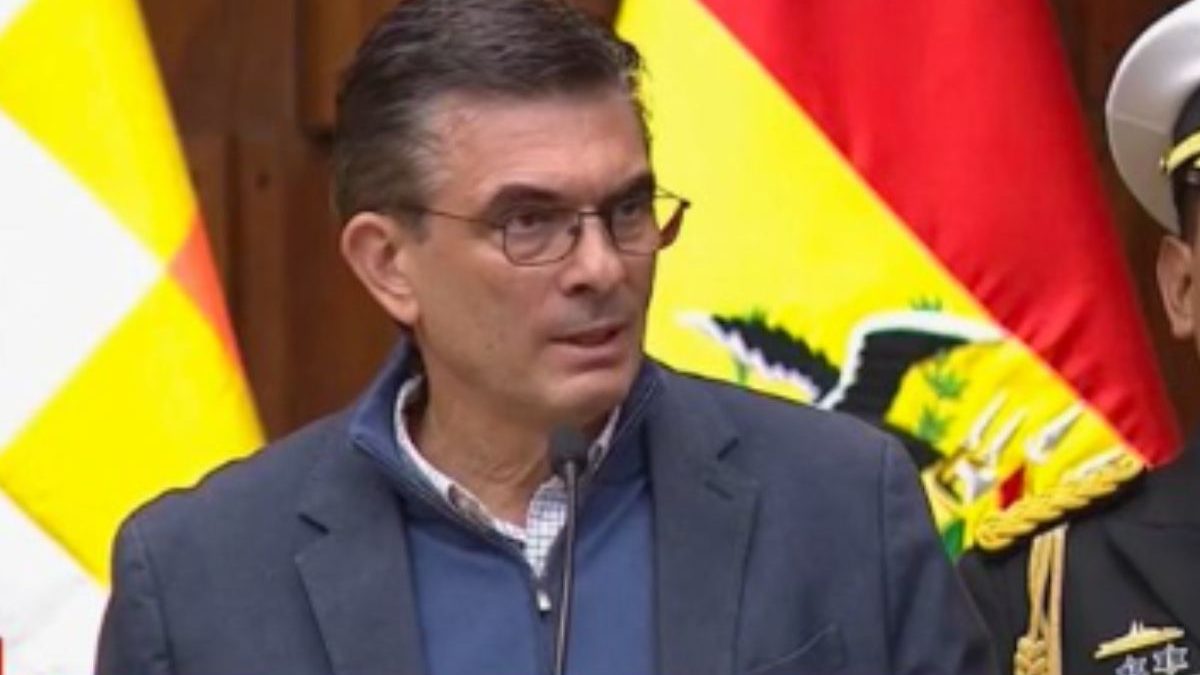 Presidente da Bolívia decreta estado de emergência para acabar com bloqueios em estradas