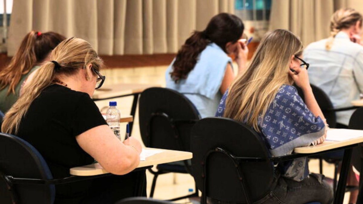 Concurso Justiça SC: 77 mil disputam 13 cargos com salários de R$ 10 mil
