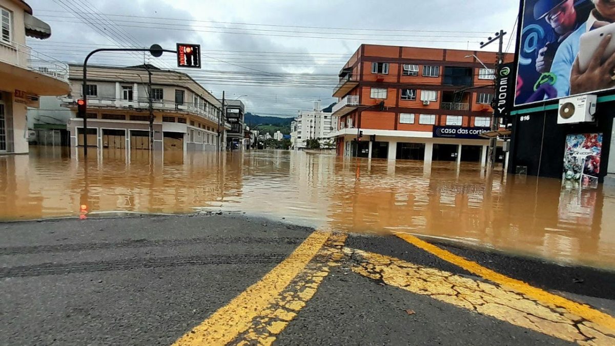 Com R$ 1 bilhão, SC aposta em prevenção contra enchentes antes do El Niño chegar