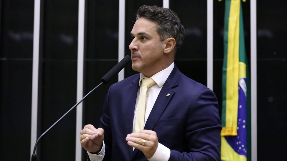 Zucco é tenente-coronel ou delegado? Entenda a carreira do candidato ao governo do RS